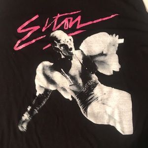 Elton large sleeveless top